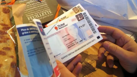 Titres-restaurants en France : généralisation le dimanche, colère des restaurateurs