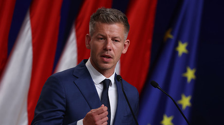 Hongrie : le nouveau gouvernement face à 27 exigences de Bruxelles pour débloquer 35 milliards d'euros