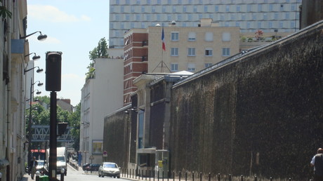 Surpopulation dans les prisons : le gouvernement envisage la création d’un «plafond carcéral»