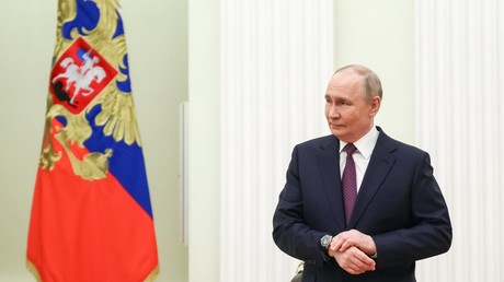 Peskov : Poutine prêt à rencontrer Zelensky mais à une condition