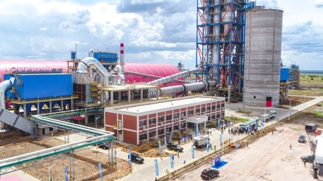 Ouganda : une nouvelle cimenterie de 300 millions de dollars inaugurée par le président