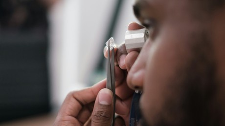 République centrafricaine : la levée de l’embargo sur le diamant freinée par la chute des cours mondiaux