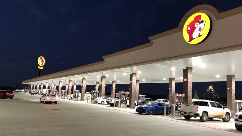 États-Unis : les prix de l’essence s’envolent sur fond de guerre contre l’Iran