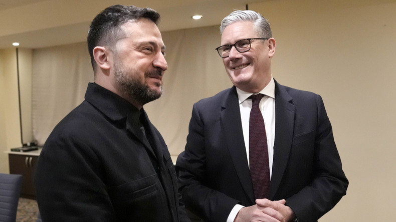 «Des drones sur la place Rouge» : depuis Erevan, Zelensky menace encore les célébrations du 9 mai