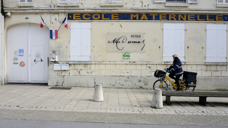 Abus sexuels dans le périscolaire parisien : un animateur de maternelle placé en détention provisoire