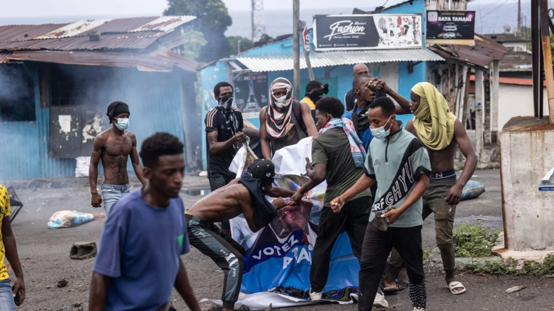 Comores : gel des hausses du prix du carburant après des manifestations meurtrières