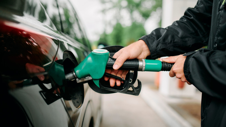 Crise du détroit d’Ormuz : le prix du carburant «va sans doute rester élevé», avertit le ministre français de l'Économie
