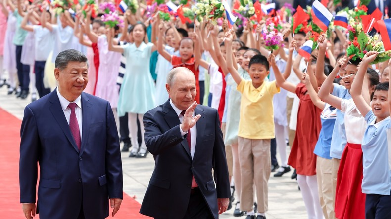 Visite de Poutine en Chine : accueil grandiose, moments insolites et thé avec Xi Jinping (PHOTOS, VIDÉOS)
