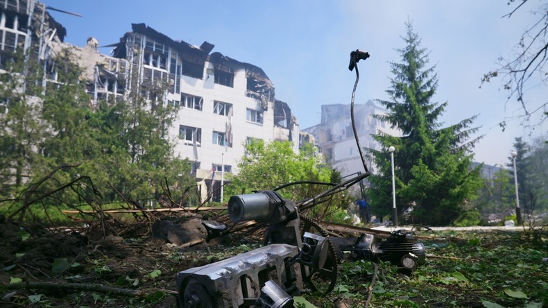 Poutine : l'attaque contre la résidence universitaire dans la République populaire de Lougansk n'était pas fortuite, trois vagues de drones ont frappé le même endroit