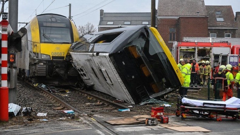 Belgique : quatre morts dans un choc violent entre un train et un minibus scolaire