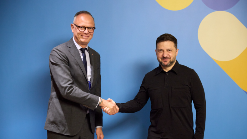 Philippe, Retailleau, Attal : les pèlerinages obligés à Kiev des prétendants du centre