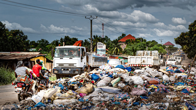 Pollution plastique : la Guinée annonce un plan pour lutter contre les produits en plastique à usage unique