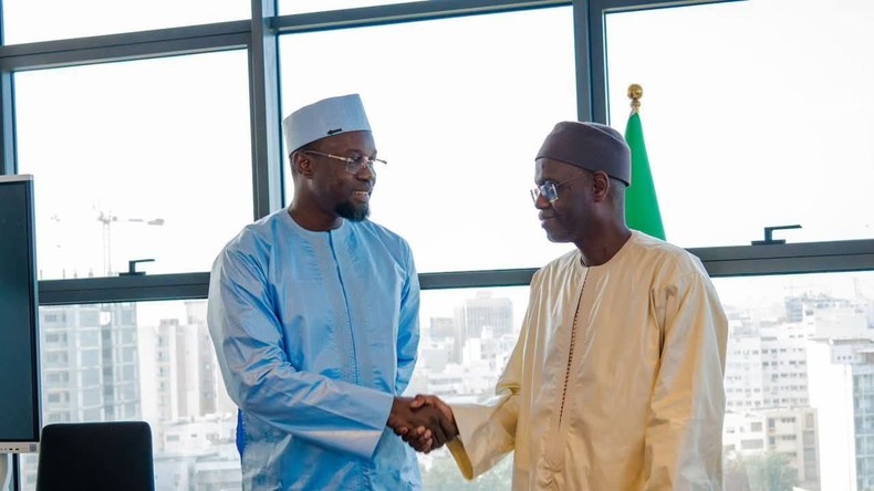 Sénégal : le Premier ministre sortant Ousmane Sonko passe le relais à Ahmadou Al Aminou Lô
