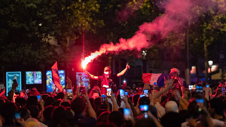 Nuit de liesse en France : vitrines brisées, plus de 400 personnes arrêtées après la victoire du PSG en Ligue des champions