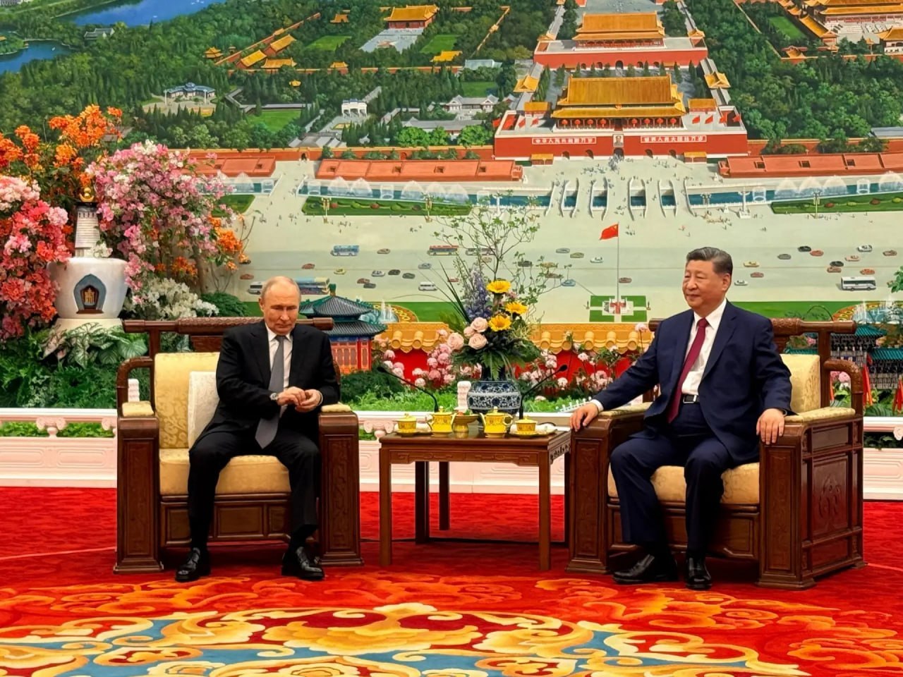 Visite de Poutine en Chine : accueil grandiose, moments insolites et thé avec Xi Jinping (PHOTOS, VIDÉOS)