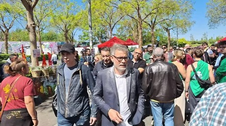 Olivier Faure enfariné, défense du jour chômé, un Premier mai 2026 combattif à gauche