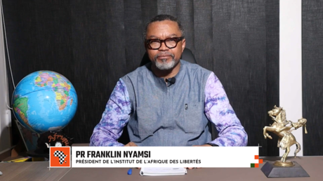 PIÈCES EN MOUVEMENT – MALI, LABORATOIRES, TRAVAIL
