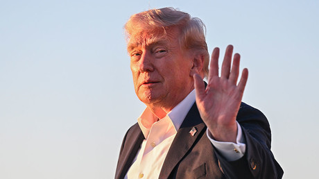 Trump admet qu'il pourrait ne quitter son poste que «dans huit ou neuf ans»