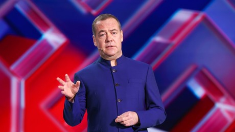 Medvedev : «Rien que le rapprochement de l’Allemagne vers l’arme nucléaire constitue un casus belli indéniable»