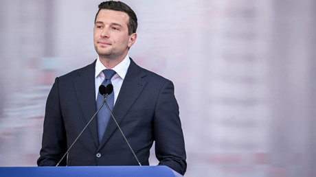 Jordan Bardella au cœur d'une enquête européenne sur de possibles détournements de fonds liés au RN