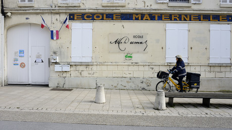 Abus sexuels dans le périscolaire parisien : un animateur de maternelle placé en détention provisoire