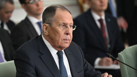 Lavrov démonte les accusations de Macron sur le «colonialisme russe» en Afrique