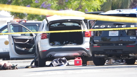 Fusillade à la mosquée de San Diego : écrits anti-islamiques et autocollant «SS» retrouvés dans le véhicule des tireurs