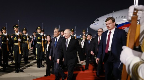 Poutine est arrivé à Pékin en visite officielle pour consolider le partenariat stratégique russo-chinois