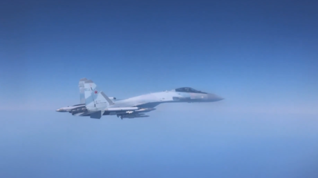 Mer Noire : des chasseurs russes interceptent un avion espion britannique (VIDÉO)