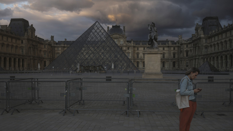 Cambriolage du Louvre : les quatre suspects entendus cette semaine