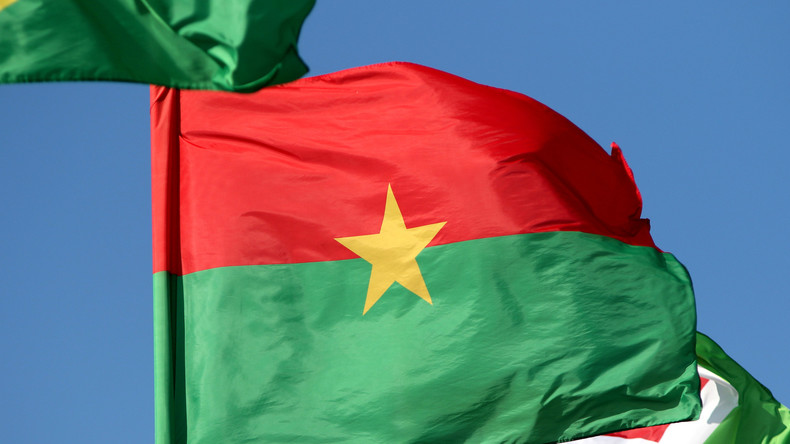 Burkina Faso : le gouvernement veut harmoniser l’usage du terme «camarade» dans l’administration