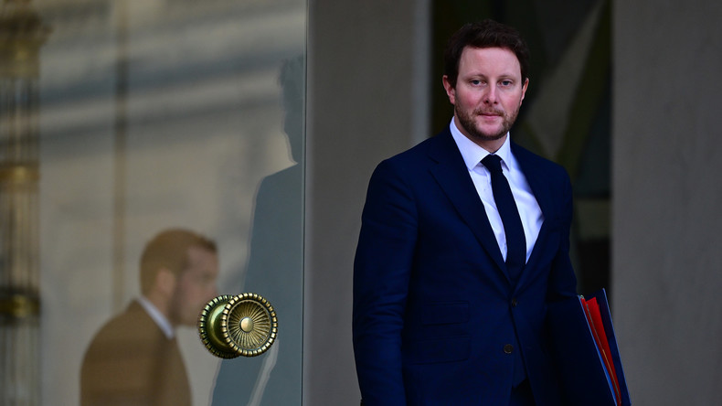 Le macroniste Clément Beaune veut rayer Paris de la carte, les oppositions entre critique et indifférence