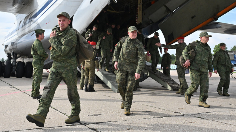 La Russie annonce le rapatriement de 185 soldats dans le cadre d’un échange de prisonniers avec Kiev