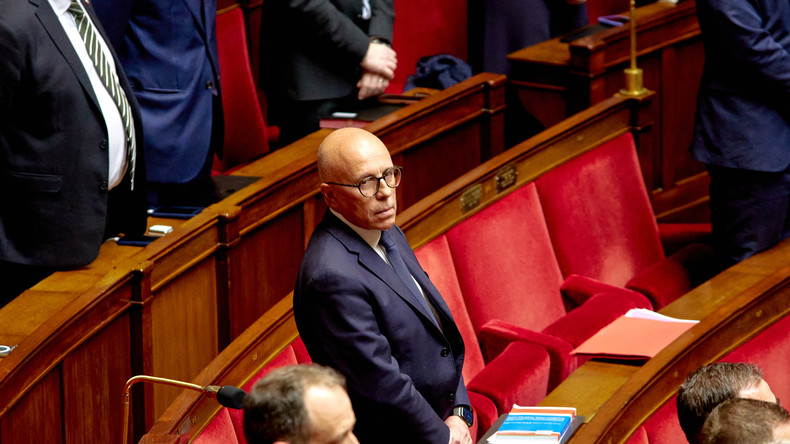 «Je vais te faire disparaître et t’envoyer les Géorgiens» : Éric Ciotti réclame le départ d’un ministre après des menaces de mort