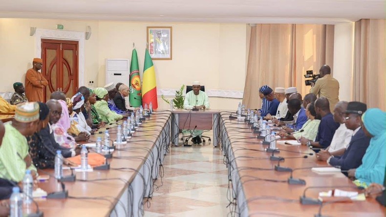 Mali : le Premier ministre reçoit les lauréats maliens des prix d’excellence dans le secteur de la santé
