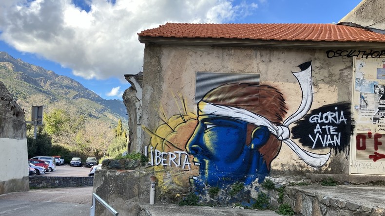 Corse : l’autonomie de l’île suscite la controverse