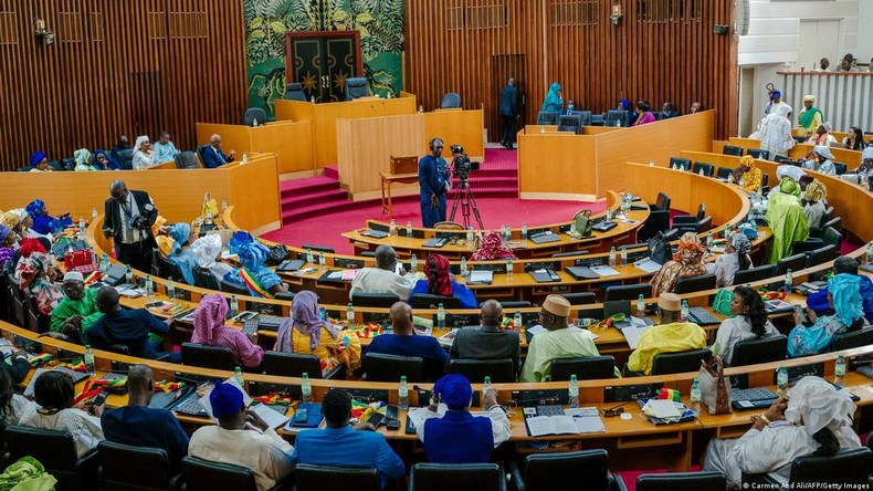 Sénégal : l’Assemblée nationale adopte la révision constitutionnelle, le gouvernement annonce la tenue d'un référendum