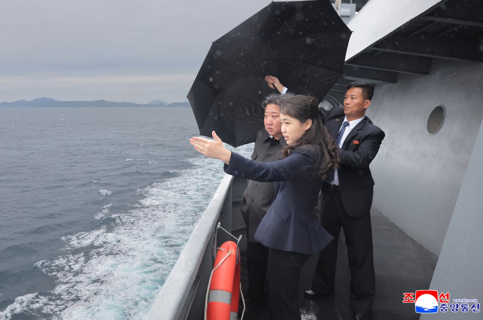 Corée du Nord : Pyongyang dévoile un nouveau destroyer (PHOTOS)