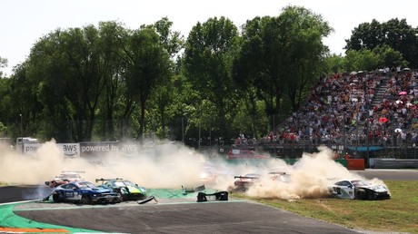 Un carambolage dès le départ du GT World Challenge à Monza