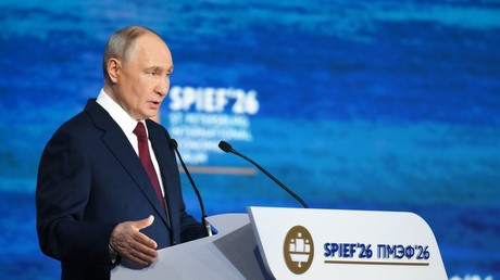 Forum économique international de Saint-Pétersbourg : la séance plénière avec Vladimir Poutine en direct