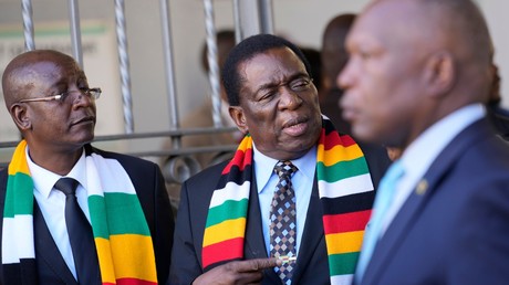Ebola : le Zimbabwe débloque un million de dollars et renforce son dispositif d'alerte