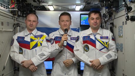 Depuis l’orbite, trois cosmonautes russes adressent leurs vœux aux citoyens pour la Journée de la Russie