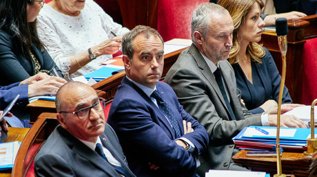 Lecornu alerte sur des «menaces lourdes» d’ingérence pour 2027, mais les commanditaires des attaques contre LFI restent introuvables