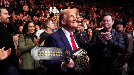 À la Maison Blanche, Trump transforme son anniversaire en grand spectacle de MMA