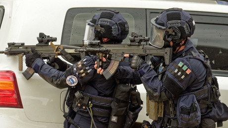 «C’est la révolution» : en France, un octogénaire convaincu que «Macron a été destitué» tire sur des gendarmes