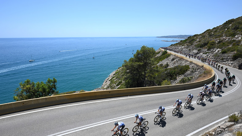 Tour de France 2026 : un incendie massif dans les Pyrénées-Orientales force l’adaptation de la 3e étape