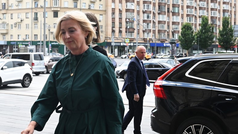 L’ambassadrice de Suède convoquée par Moscou après une attaque de drones contre l’ambassade russe à Stockholm