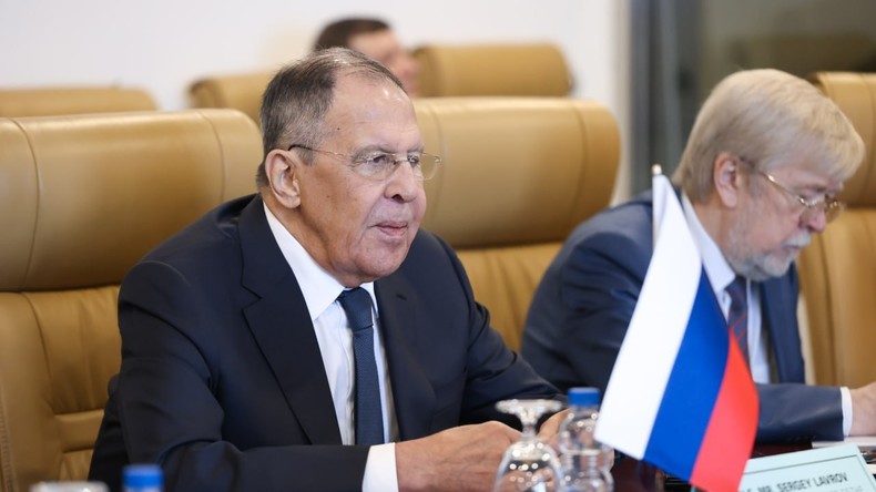 Sergueï Lavrov tient une conférence de presse avec le président de la Commission de l'Union africaine