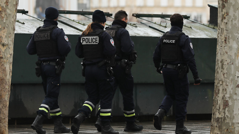 France : L’Assemblée nationale approuve la présomption d’usage légitime des armes pour les forces de l’ordre
