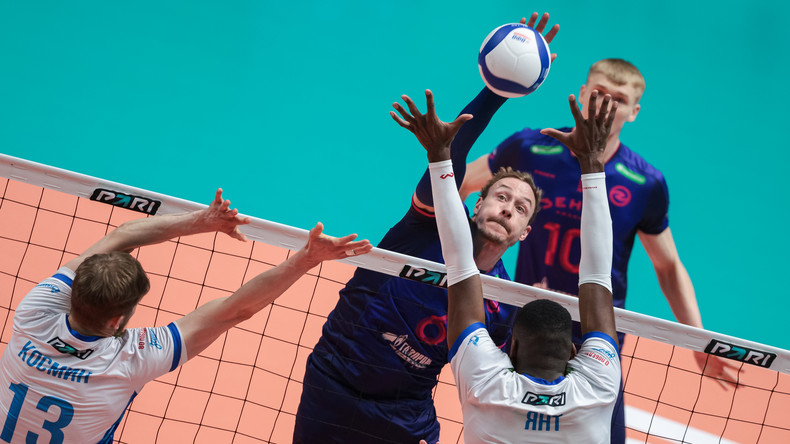 La Fédération internationale de volley-ball autorise le retour des équipes russes aux compétitions mondiales et officielles